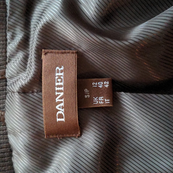 Danier Genuine Leather Jacket - Picture 6 of 10